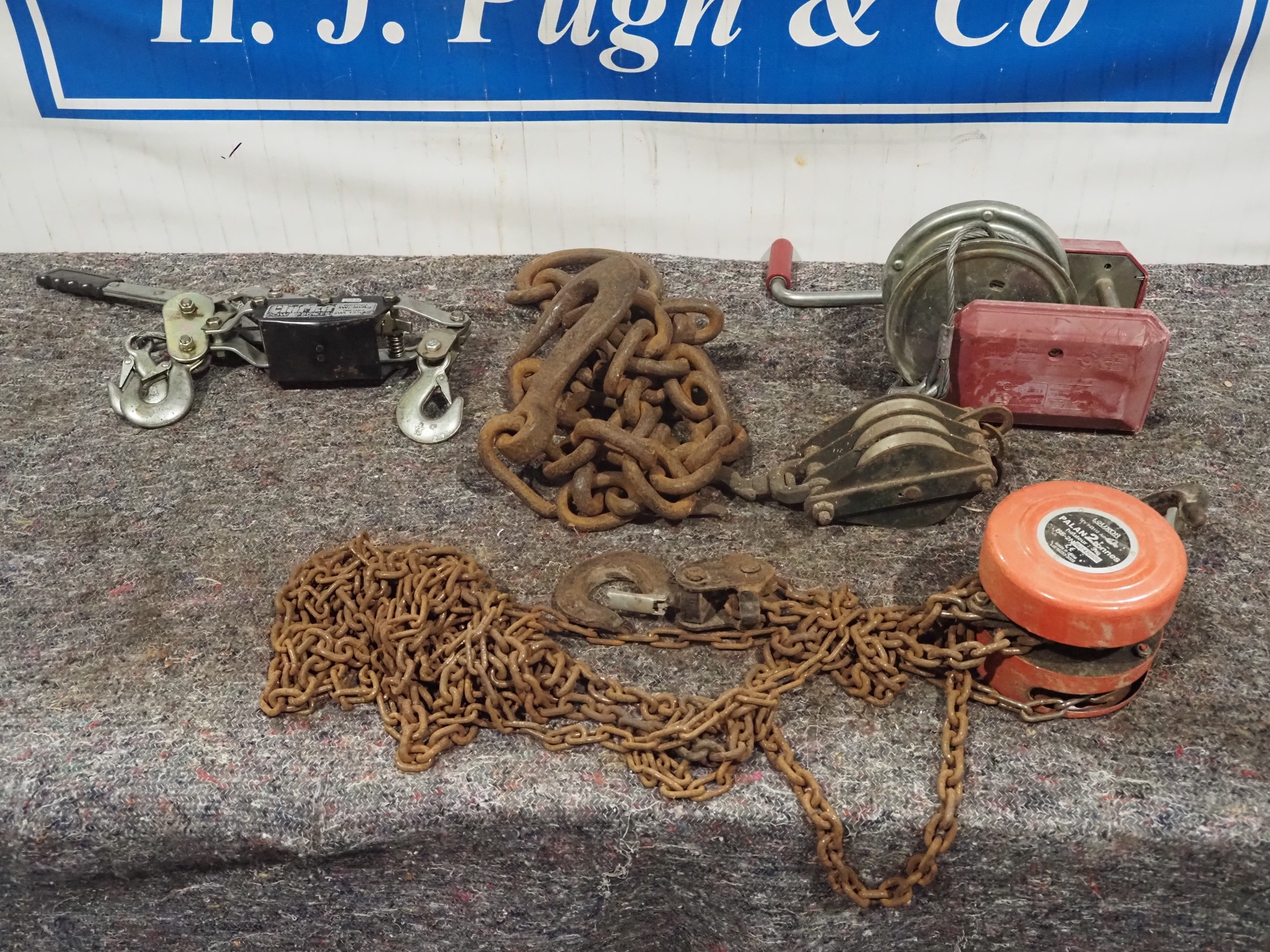 Block and tackle, winch, chain and puller etc