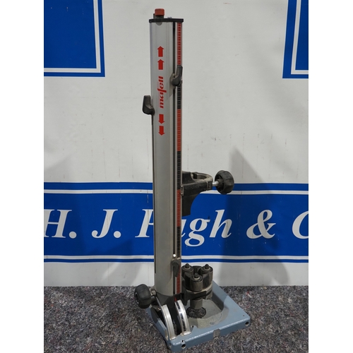 Lot 220       