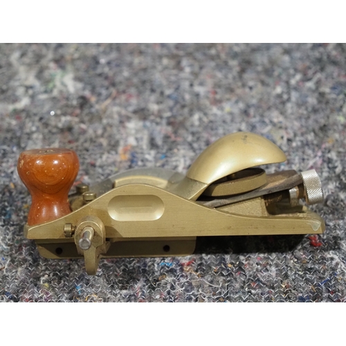 235 - Lie-Nielsen brass plane