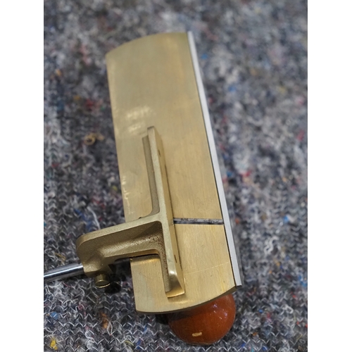 235 - Lie-Nielsen brass plane