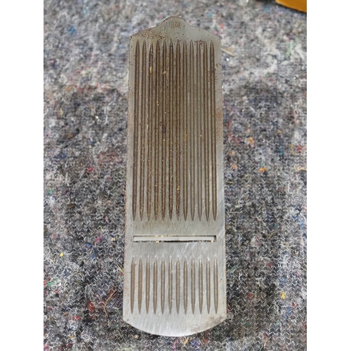 237 - Stanley No.4½C corrugated plane in original box