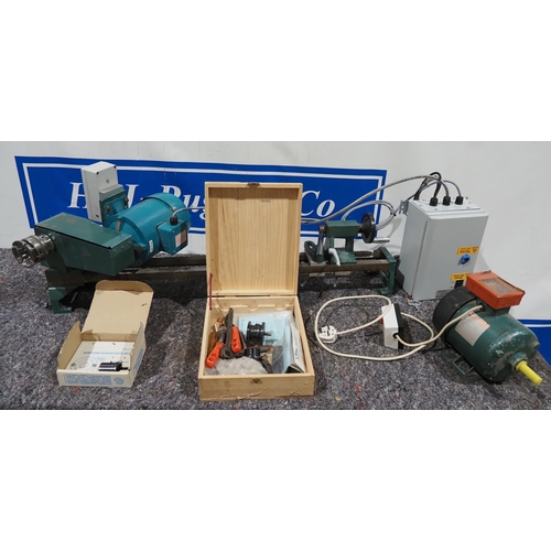 249 - Tyme Cub woodturning lathe with variable speed drive, c/w spare motor and tools. Last used December ... 