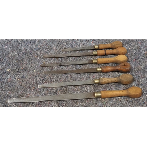 258 - Vintage turn screws