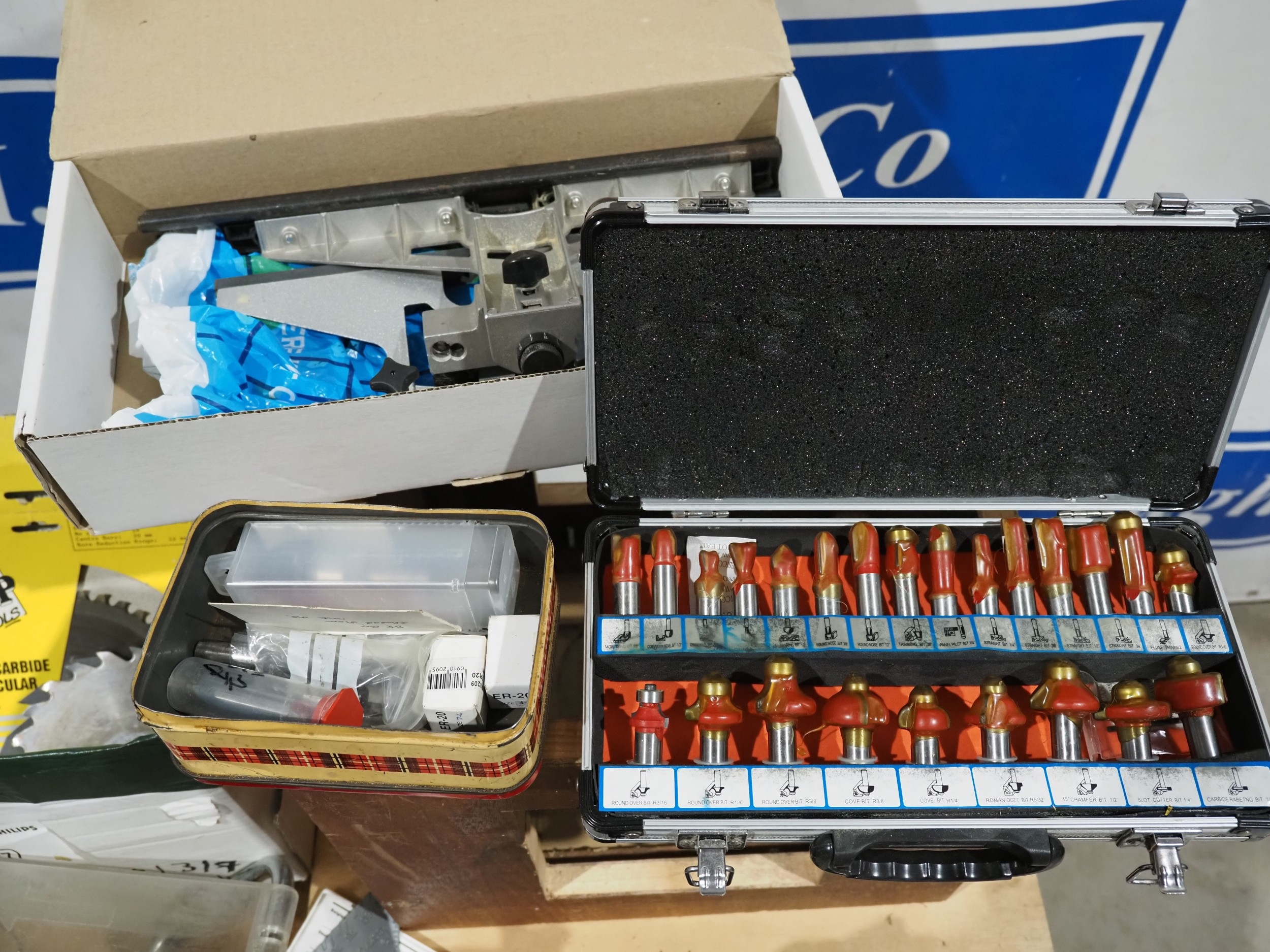 Elu industrial electronic router with new fence kit and dust collection ...