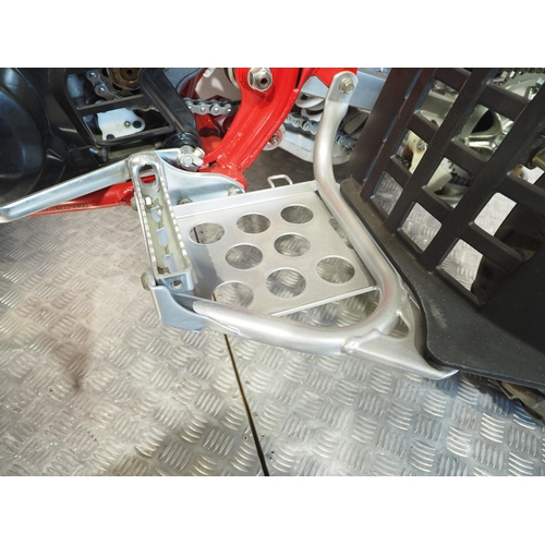 25 - Yamaha YFZ350 Banshee quad. 2011. 347cc
Frame No. JY43GG031BC074460
Engine No. 3GG-300995
Runs and r... 