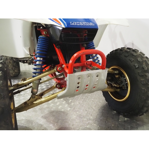 46 - Honda TRX250R Fourtrax 250 quad. 1986. 250cc
Frame No. JH3TE1201GC000540
Engine No. TB06E-1001198
En... 