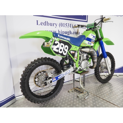 50 - Kawasaki KX125 motocross bike. 1989. 125cc
Frame No. JKAKXRG14KA002770
Engine No. KX125FE012180
Runs... 