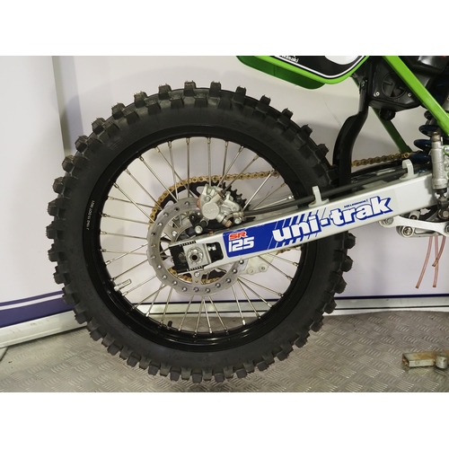50 - Kawasaki KX125 motocross bike. 1989. 125cc
Frame No. JKAKXRG14KA002770
Engine No. KX125FE012180
Runs... 