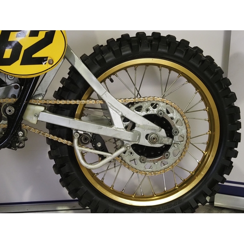 51 - Yamaha YZ400 motocross bike. 1978. 400cc
Frame No. 2K8-005892
Engine No. 2K8-005892
Runs and rides. ... 