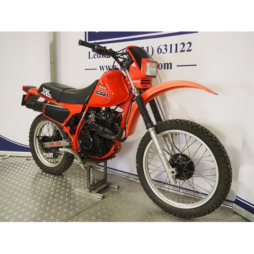 52 - Honda XL250R motocross bike. 1986. 249cc
Frame No. MD11-5106295
Engine No. MD11E-5105177
Runs and ri... 