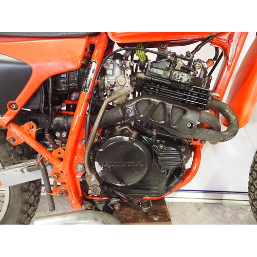 52 - Honda XL250R motocross bike. 1986. 249cc
Frame No. MD11-5106295
Engine No. MD11E-5105177
Runs and ri... 