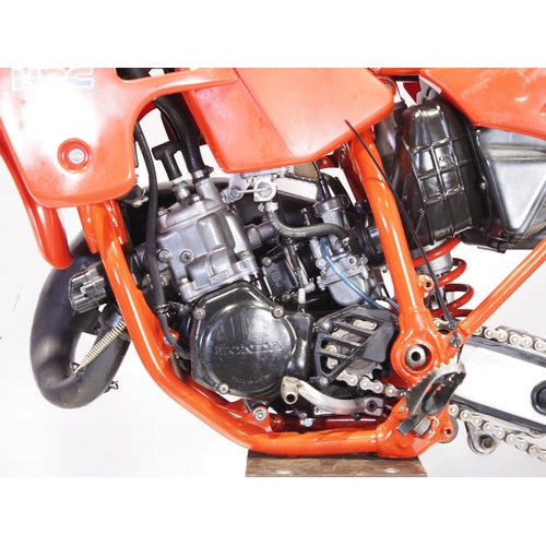55 - Honda CR125R motocross bike. 1989. 125cc
Frame No. JH2J0103K11003449
Engine No. GE01E-5006912
Runs a... 