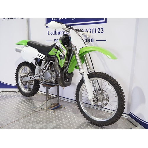 60 - Kawasaki KX500 motorcycle. 2003. 500cc
Frame No. JKAKXVEC13A035420
Engine No. KX500BE023984
Runs and... 
