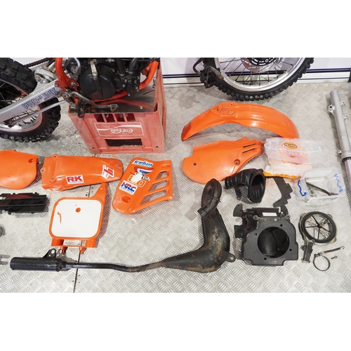 33 - Honda CR80R works motocross bike project. 1986. 80cc
Frame No. HE04-1300415
Engine No. HE04E-1300374... 