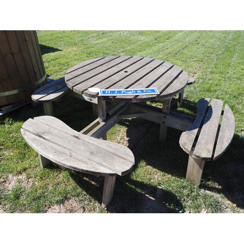 702 - 4 seater picnic bench