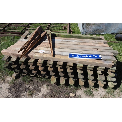 706 - Wooden fencing