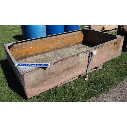 714 - Galvanised riveted water tank 7x4ft