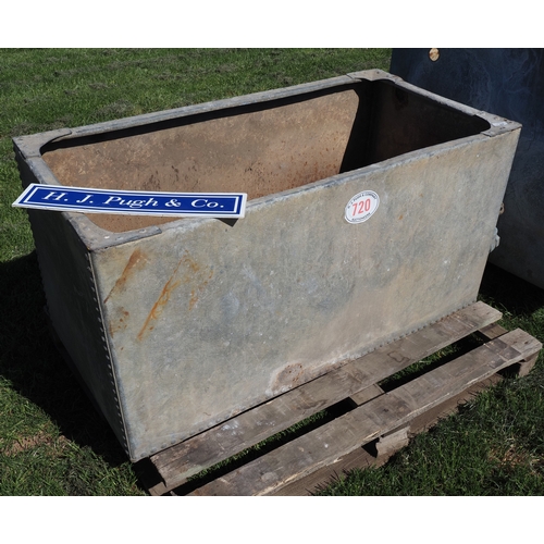 720 - Galvanised water tank 3x2ft