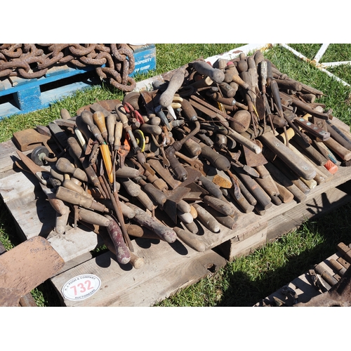 732 - Hand tools