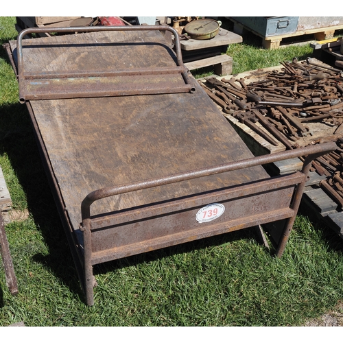 739 - Garden nursery trolley