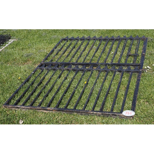 751 - Pair of metal ornate gates 4ft