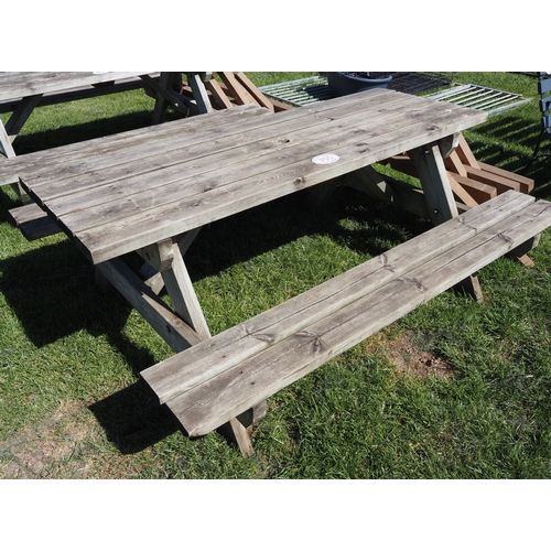 755 - Wooden picnic bench 6ft and spare parts