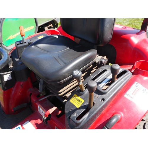 15 - TYM T233 garden tractor mower, 2008 with 5ft mower deck. Showing 610 hours. Rear hydraulics and PTO.... 