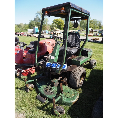 39 - John Deere commercial mower. Key in office