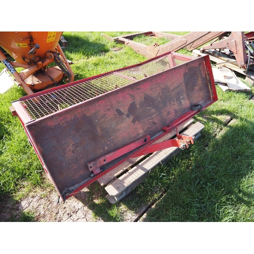 2051 - Compact pasture slitter