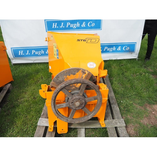 Lot 2042      