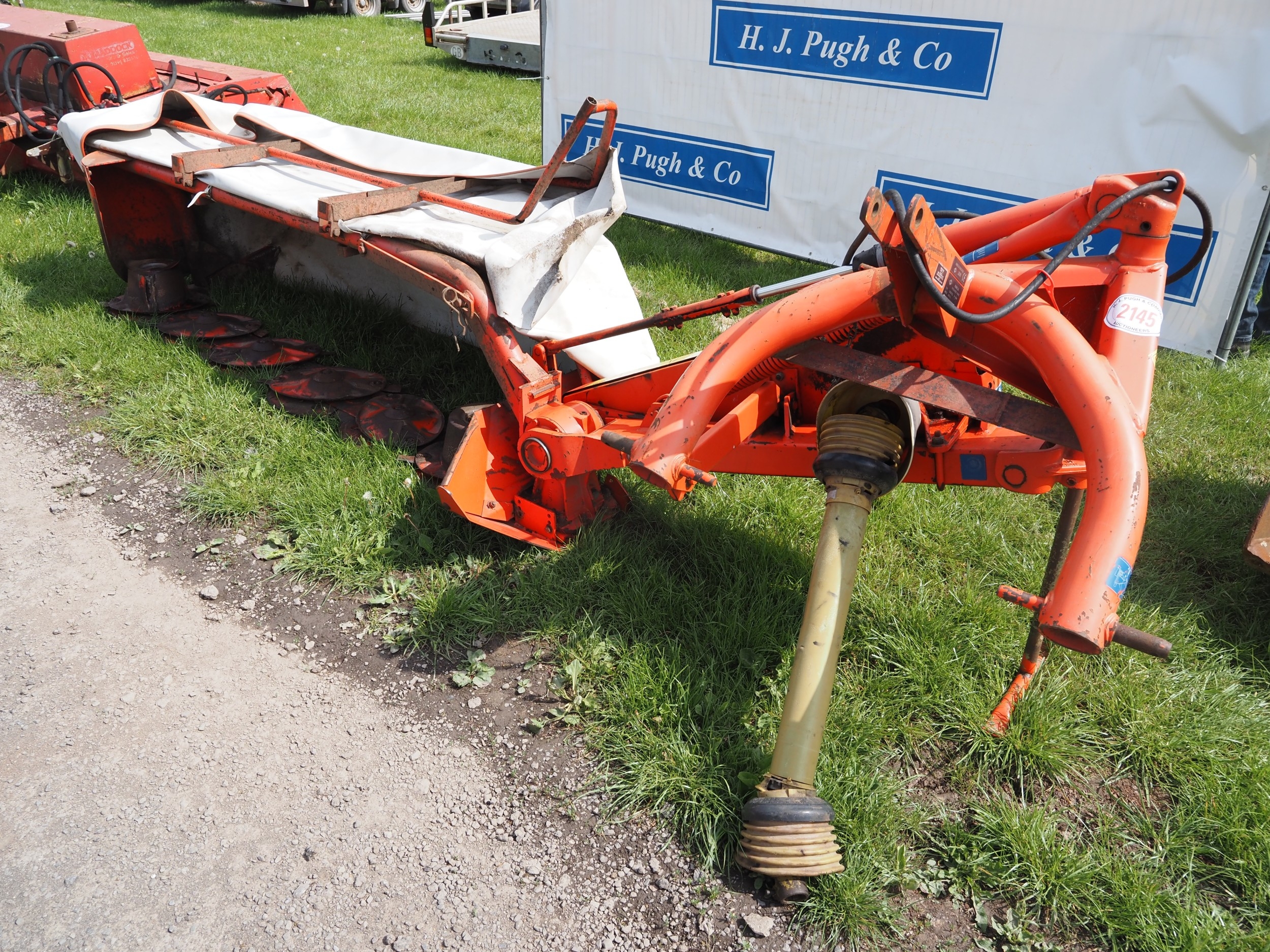 Kuhn GMD66 LEL finishing mower. 2005