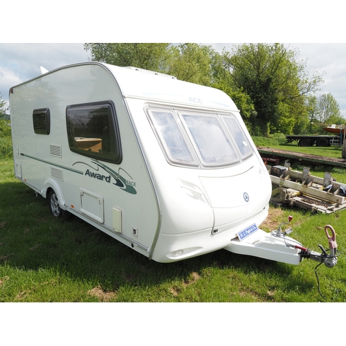 3009 - Ace award caravan