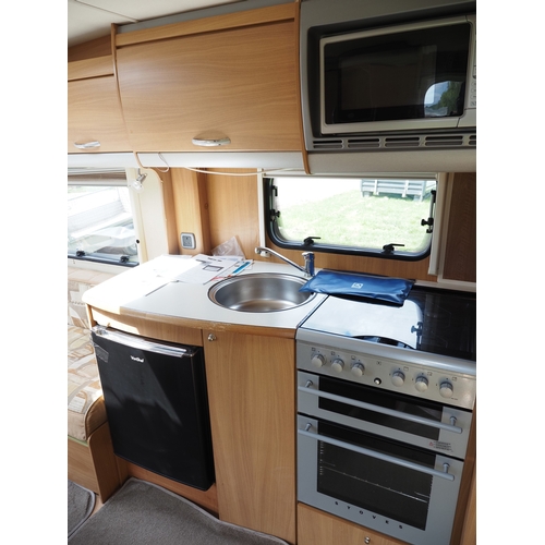 3009 - Ace award caravan