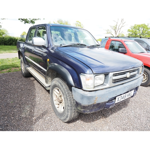 3029 - Toyota Hilux 2.4td double cab pick up. Showing 138,354 miles. Declared CAT S 13/01/18. Reg. X348 HKL... 
