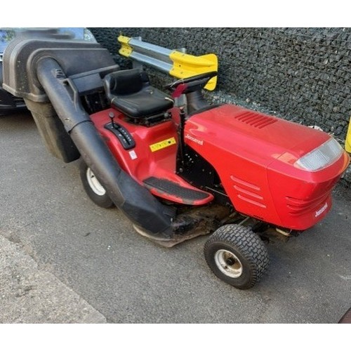 6 - Jonsered LT2115 ride on mower c/w 2 bin collector. Runs and drives. Key in office