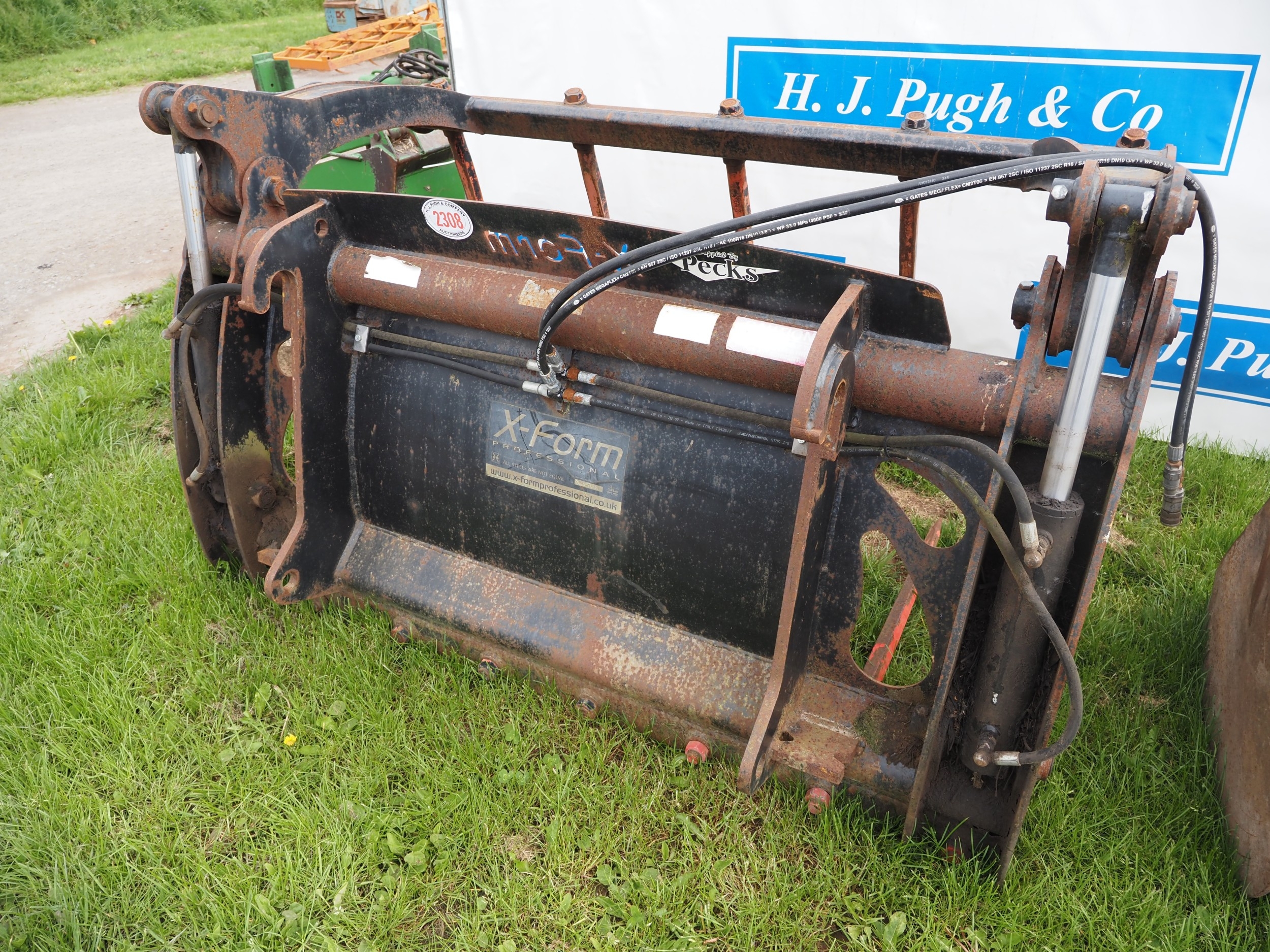 Strimech muck grab 6ft with JCB brackets, off farm