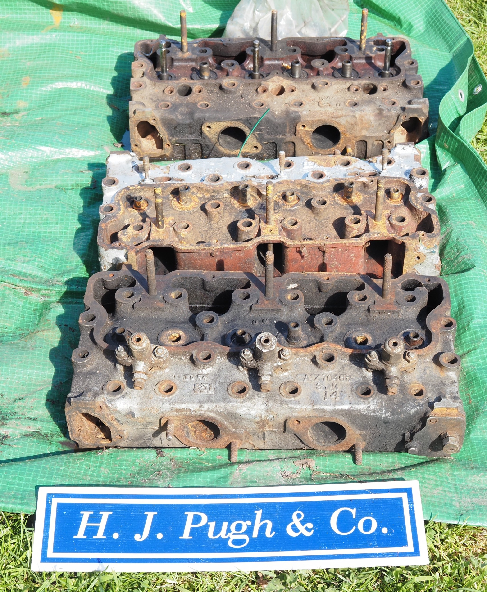 AEC 760 cylinder heads