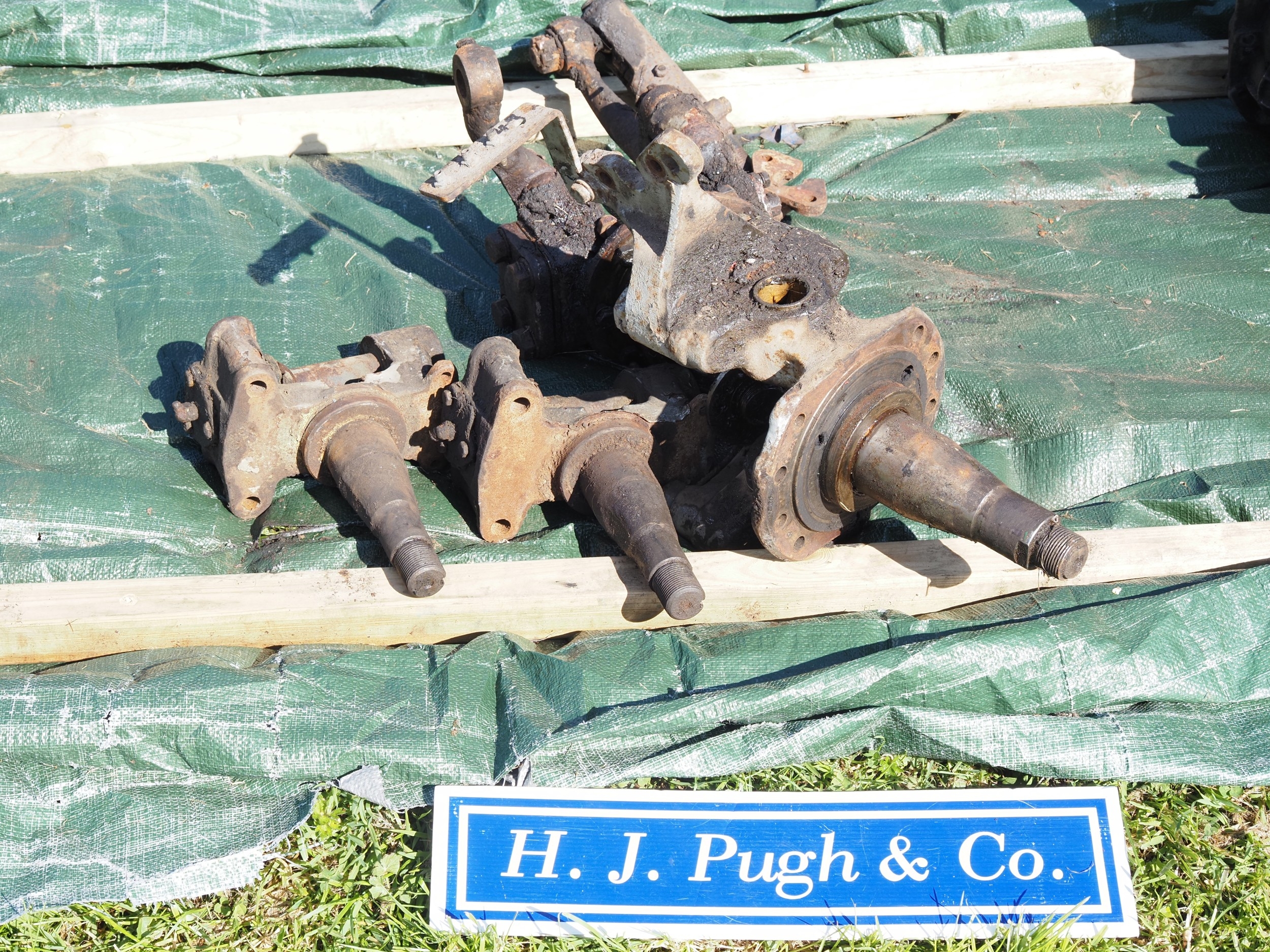 Bedford and AEC stub axles