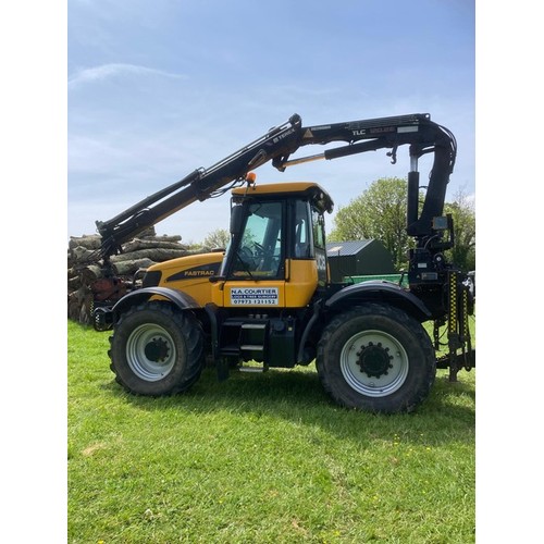 JCB Fastrack 3220 tractor. 2004. In good working order. Fitted with a ...