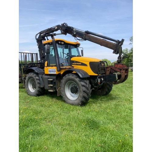 JCB Fastrack 3220 tractor. 2004. In good working order. Fitted with a ...