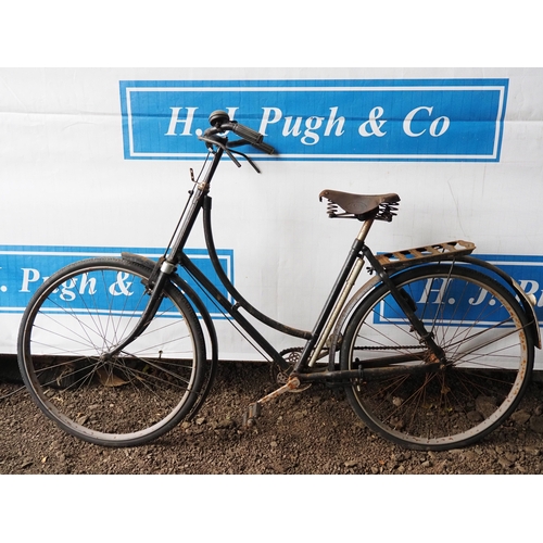 1003 - Vintage ladies bicycle with 'The Royal' seat