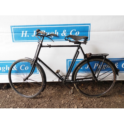 1005 - Policemans bicycle. 1916. With trancombe handcuts and whistle