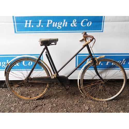 1008 - BSA ladies bicycle with pump and spring seat