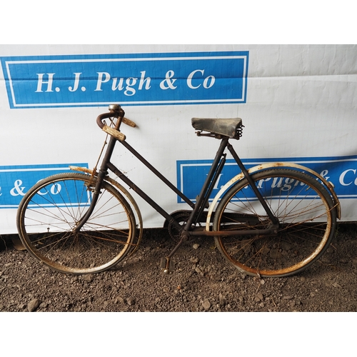 1008 - BSA ladies bicycle with pump and spring seat