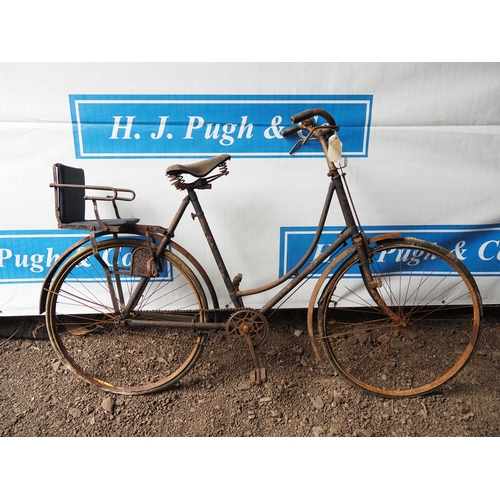 1010 - The Elswick ladies bicycle with childs passenger seat circa. 1890s