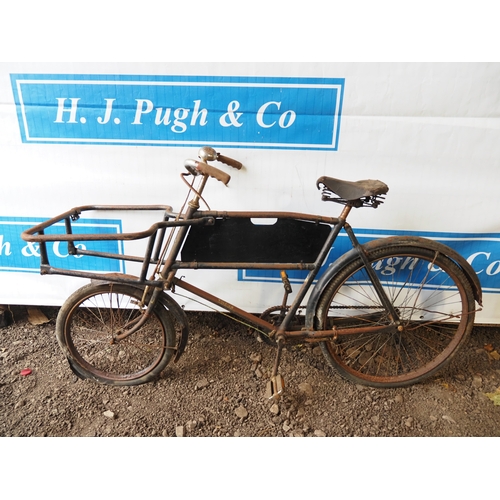 1017 - Raleigh butchers bicycle