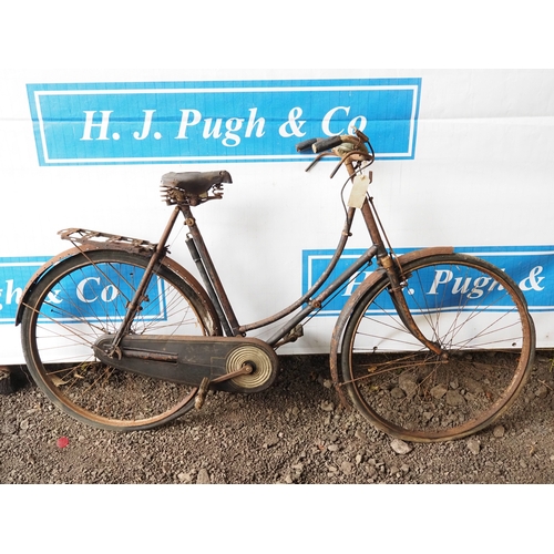 1029 - Royal Ruby ladies bicycle with Middlemore seat