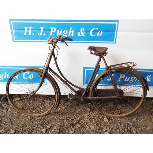 1029 - Royal Ruby ladies bicycle with Middlemore seat