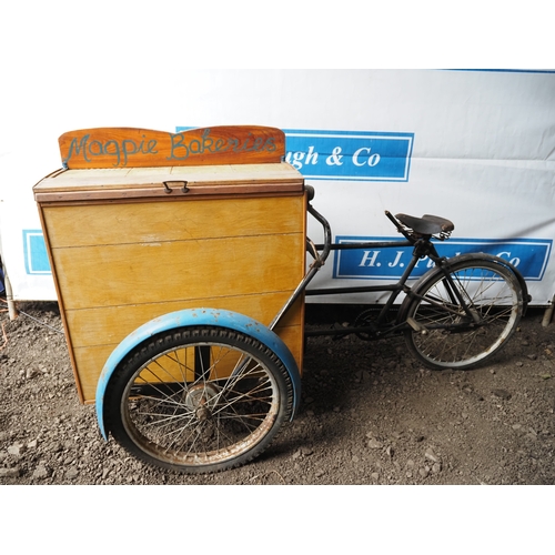 1043 - Vintage double bar bakers tricycle with handbrake