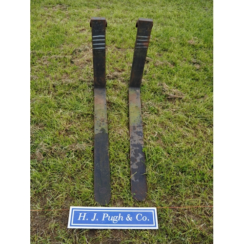 Lot 33        